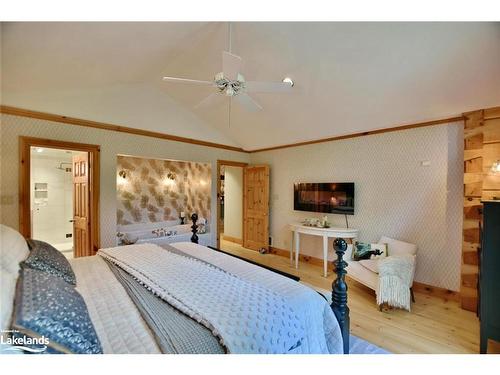 108 Cortina Crescent, The Blue Mountains, ON - Indoor Photo Showing Bedroom