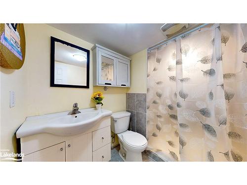 19 Locke Avenue, Stayner, ON - Indoor Photo Showing Bathroom