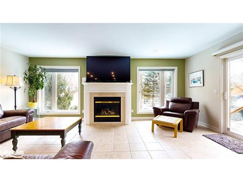 17 Green Pine Crescent, Wasaga Beach, ON - Indoor With Fireplace
