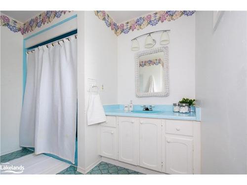 25 Forest View Drive, Huntsville, ON - Indoor Photo Showing Bathroom
