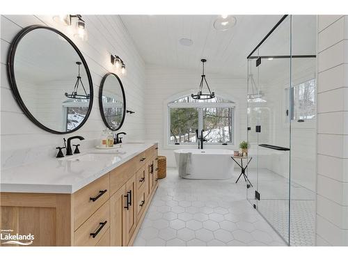 4A-1316 East Bay Road, Torrance, ON - Indoor Photo Showing Bathroom