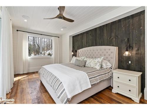4A-1316 East Bay Road, Torrance, ON - Indoor Photo Showing Bedroom