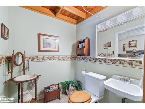 1011 Queen'S Walk Road, Torrance, ON - Indoor Photo Showing Bathroom