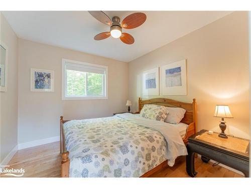 2115 Indian Point Road, Haliburton, ON - Indoor Photo Showing Bedroom
