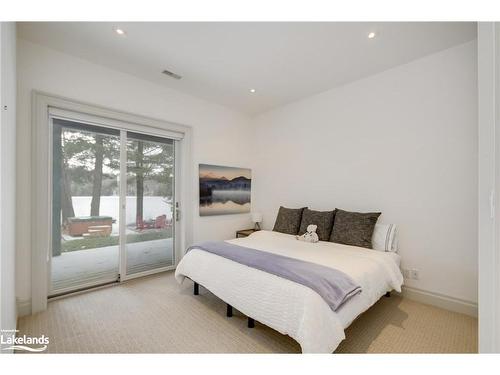 39 Estate Drive, Port Carling, ON - Indoor Photo Showing Bedroom