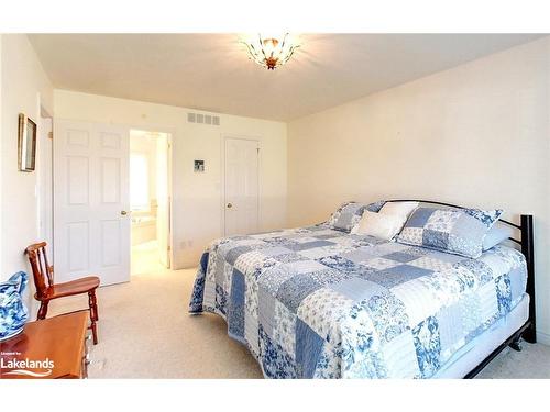 34 Meadow Lane, Meaford, ON - Indoor Photo Showing Bedroom