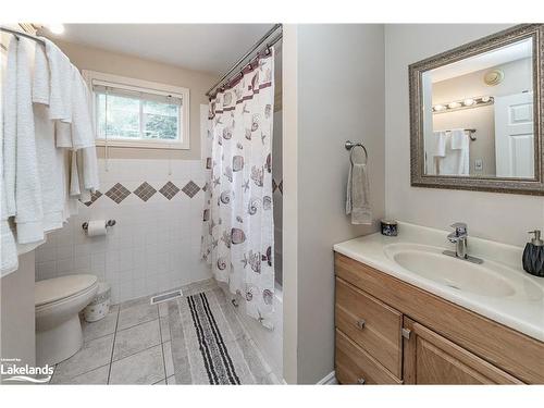 541 White House Road, Huntsville, ON - Indoor Photo Showing Bathroom