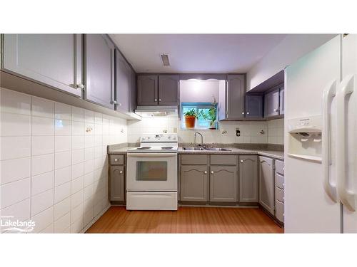 8 Geraldes Gardens, Wasaga Beach, ON - Indoor Photo Showing Kitchen With Double Sink