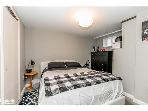 17 Hill Top Drive, Penetanguishene, ON - Indoor Photo Showing Bedroom