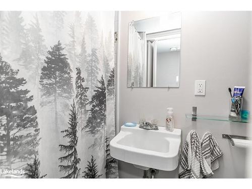 17 Hill Top Drive, Penetanguishene, ON - Indoor Photo Showing Bathroom
