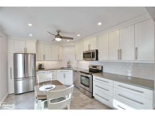 52 Green Pine Crescent, Wasaga Beach, ON - Indoor Photo Showing Kitchen With Stainless Steel Kitchen With Upgraded Kitchen