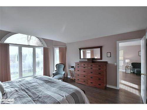 52 Green Pine Crescent, Wasaga Beach, ON - Indoor Photo Showing Bedroom