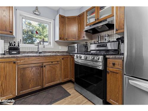 19 River Street, Parry Sound, ON - Indoor Photo Showing Kitchen