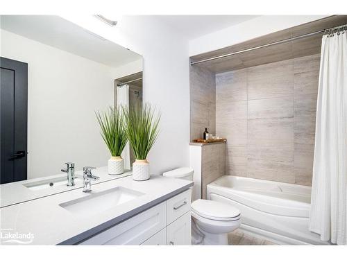 111 Eccles Avenue, Durham, ON - Indoor Photo Showing Bathroom