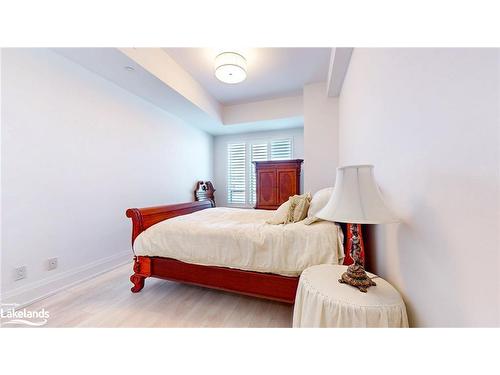 405-1 Hume Street, Collingwood, ON - Indoor Photo Showing Bedroom