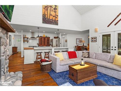 59 Waters Edge Lane, Huntsville, ON - Indoor Photo Showing Living Room