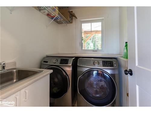 59 Waters Edge Lane, Huntsville, ON - Indoor Photo Showing Laundry Room