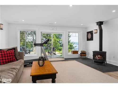 59 Waters Edge Lane, Huntsville, ON - Indoor Photo Showing Living Room