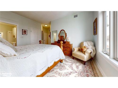 302-10 Bay Street E, Thornbury, ON - Indoor Photo Showing Bedroom