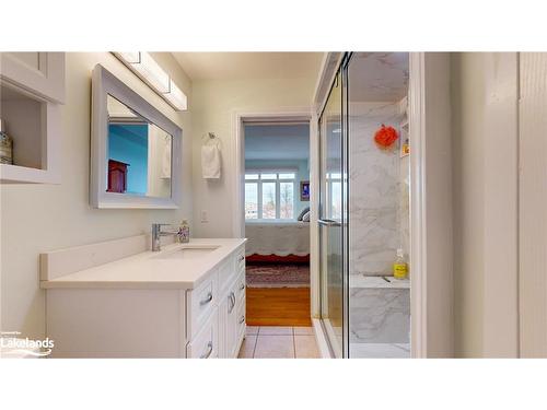 302-10 Bay Street E, Thornbury, ON - Indoor Photo Showing Bathroom