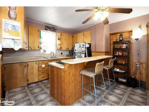 91 Osprey Street S, Dundalk, ON - Indoor Photo Showing Kitchen
