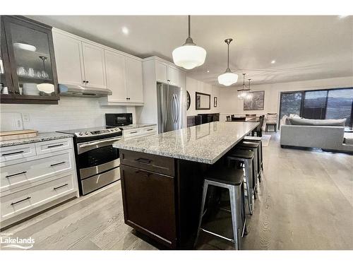 571 Oxbow Crescent, Collingwood, ON - Indoor Photo Showing Kitchen With Stainless Steel Kitchen With Upgraded Kitchen