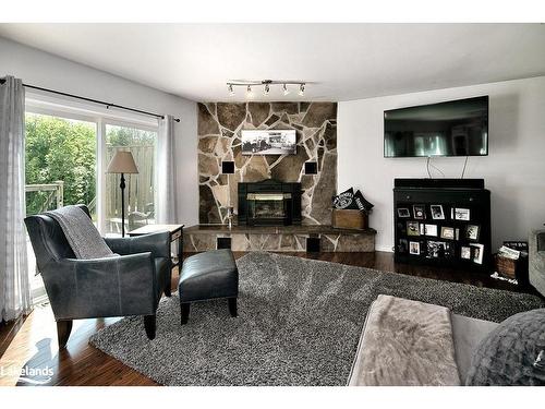 1247 County 124 Road, Clearview, ON - Indoor Photo Showing Living Room With Fireplace