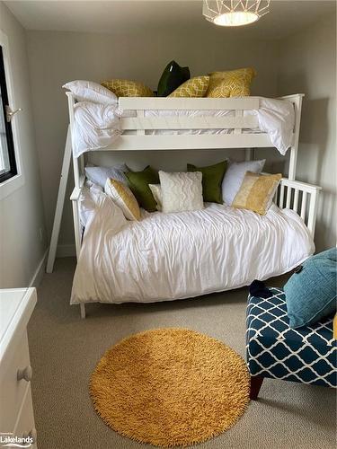 6-139 Lakeshore Road E, The Blue Mountains, ON - Indoor Photo Showing Bedroom