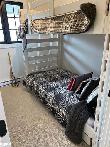 6-139 Lakeshore Road E, The Blue Mountains, ON - Indoor Photo Showing Bedroom