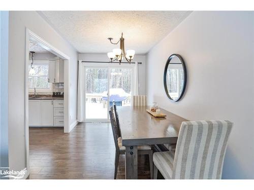 16 Leisure Court, Coldwater, ON - Indoor Photo Showing Dining Room