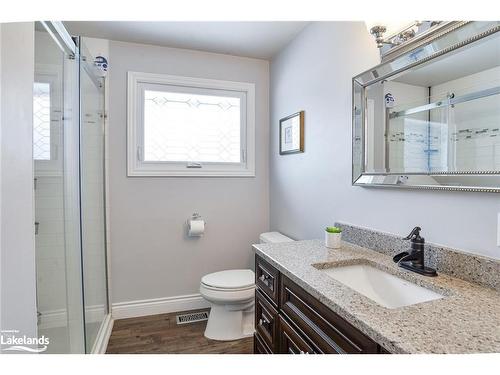 16 Leisure Court, Coldwater, ON - Indoor Photo Showing Bathroom