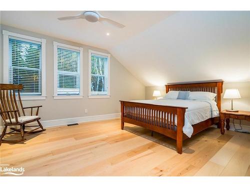 94 Nelson Street W, Meaford, ON - Indoor Photo Showing Bedroom