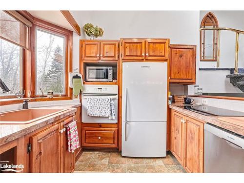 108 Timmons Street, Craigleith, ON - Indoor Photo Showing Kitchen