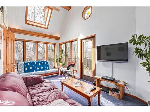 108 Timmons Street, Craigleith, ON - Indoor Photo Showing Living Room