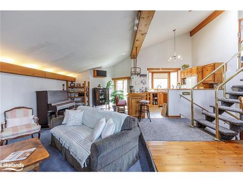 108 Timmons Street, Craigleith, ON - Indoor Photo Showing Living Room