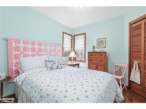 108 Timmons Street, Craigleith, ON - Indoor Photo Showing Bedroom