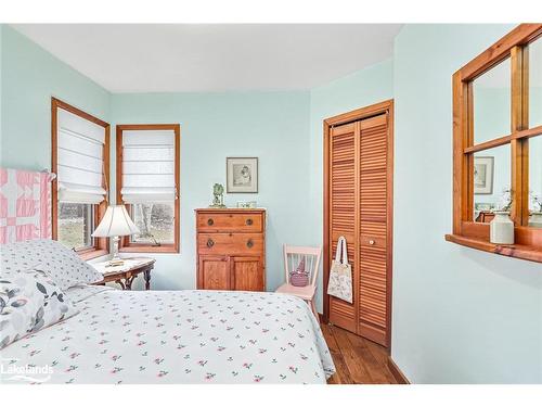 108 Timmons Street, Craigleith, ON - Indoor Photo Showing Bedroom