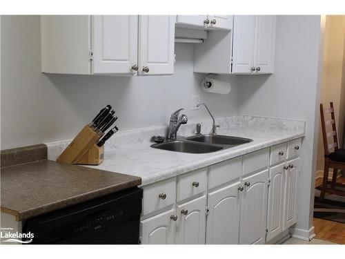 37 Griffin Road, Collingwood, ON - Indoor Photo Showing Kitchen With Double Sink