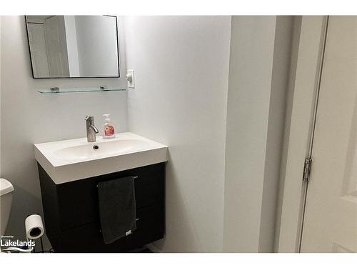 37 Griffin Road, Collingwood, ON - Indoor Photo Showing Bathroom