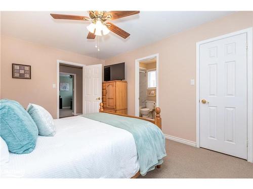 82 Johnson Street, Orillia, ON - Indoor Photo Showing Bedroom