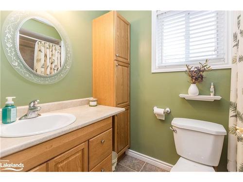 82 Johnson Street, Orillia, ON - Indoor Photo Showing Bathroom