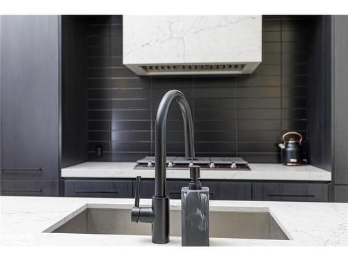 8705 Beachwood Road, Wasaga Beach, ON - Indoor Photo Showing Kitchen With Double Sink