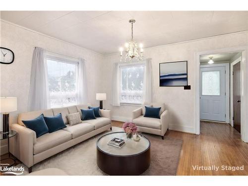 200 St. Vincent Street, Meaford Municipality, ON - Indoor Photo Showing Living Room