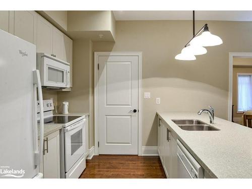 402-391B Manitoba Street, Bracebridge, ON - Indoor Photo Showing Kitchen With Double Sink