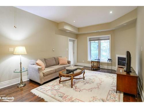 402-391B Manitoba Street, Bracebridge, ON - Indoor Photo Showing Living Room