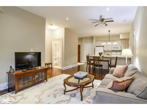 402-391B Manitoba Street, Bracebridge, ON - Indoor Photo Showing Living Room