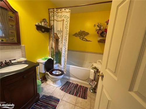 34 Pine Drive, Sprucedale, ON - Indoor Photo Showing Bathroom