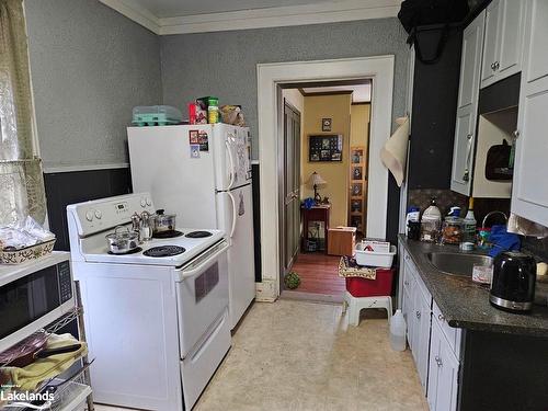 23 River Street, Coldwater, ON - Indoor Photo Showing Kitchen
