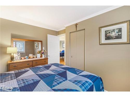 365 Cedar Street, Midland, ON - Indoor Photo Showing Bedroom