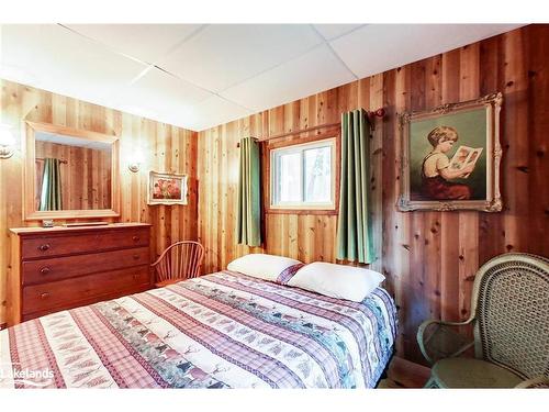 8819 9 County Road, Dunedin, ON - Indoor Photo Showing Bedroom